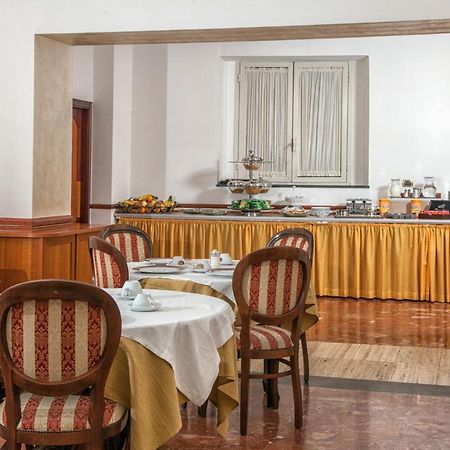 Hotel Cesare 14 ナポリ エクステリア 写真