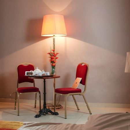 Hotel Cesare 14 ナポリ エクステリア 写真
